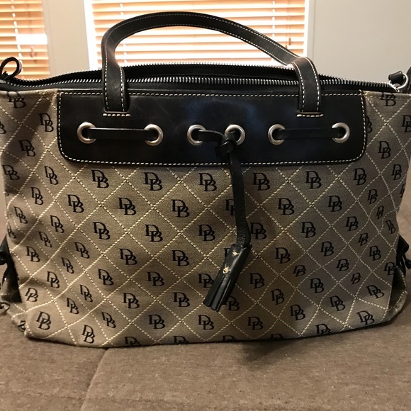 Dooney & Bourke Handbags - Authentic Dooney & Bourke Purse with Dust Cover